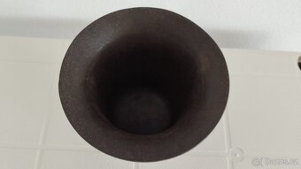 Starý válečný litinový hmoždíř s dělem a rokem 1914-1917 - 11