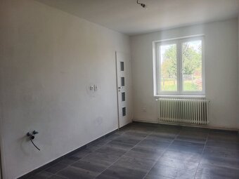 Prodej dvou domů v Českých Velenicích - 11