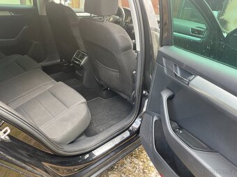 Škoda Superb 2,0 TDI DSG r.v. 2016 combi černé, tažné - 11