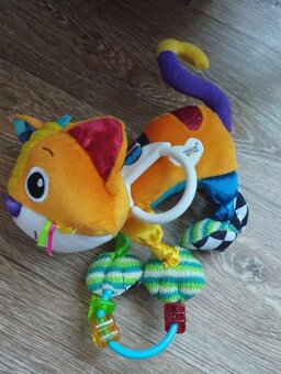 LAMAZE Kočička Sally - 11