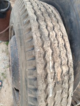 Pneu 6,5x20 a 8,25x20 - 11