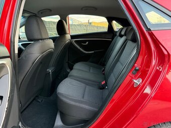 HYUNDAI I30 1.4i KLIMA PARK SENZORY AUTORIZOVANÝ SERVIS - 11
