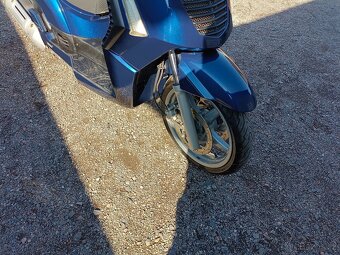 Kymco People 250 Cz doklady v ceně - 11