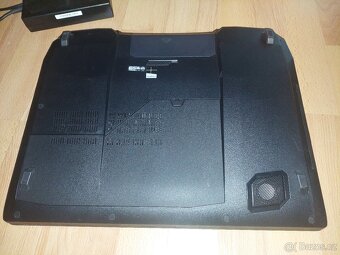 NEFUNKČNÍ herní notebook ASUS G750 - Intel Core i7 - 11
