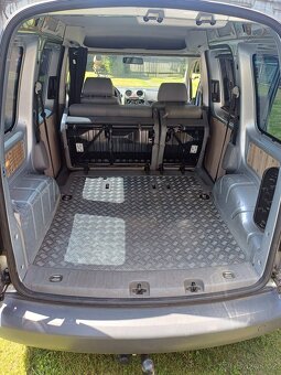 Prodám VW Caddy life v krásném stavu bez koroze - 11