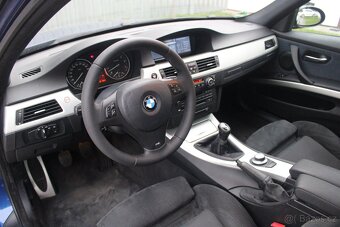BMW E90 325i M-Paket Manuál Adaptivní tempomat - 11