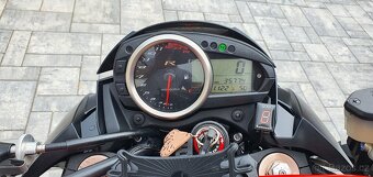 Kawasaki Z750R - 11