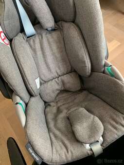 Autosedačka Cloud Z2 i-Size Plus 2022 + Isofix (otočná zákla - 11