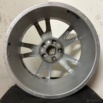 AUDI Q3 / VW TIGUAN 5x113 R17 ET33 (6,5Jx17) 57,1m - 11