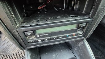 Volkswagen Golf  IV  1.6i - 11