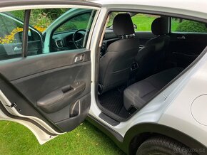 KIA Sportage 2.0 CRDi 4x4 - 11