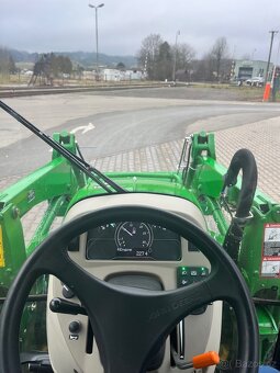 John Deere 4052 R - 11