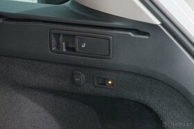 VW Passat B8 2.0TDI 140kW DSG Virtual Kamera 360° HUD - 11