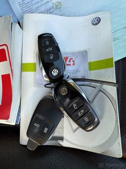 VOLKSWAGEN TOUAREG 3.0 TDI 180KW  TOP VYBAVA WEBASTO XENONY - 11