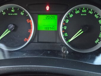 Škoda Fabia 2 1.6i 77kW Sportline - 11