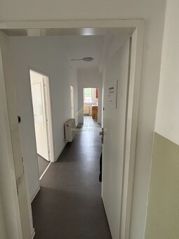 Rokycany-pronájem  3 kanceláří. - 11