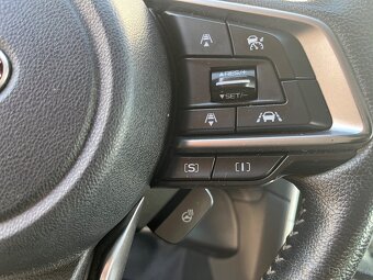 SUBARU OUTBACK 2,5i benzín - 11