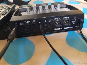 Squier Starcaster + efektor, looper, mikrofon, sluchátka. - 11