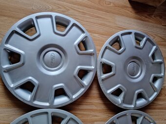 Poklice Ford r15 - 11