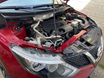 Nissan Qashqai 1.6 benzín - 11