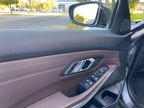 2020 BMW 320d Touring XDrive 140kW AT - 11