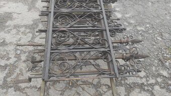 Starý železný plot, plotové dílce, 12bm - 11