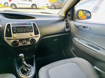 HYUNDAI i 20 1.2 i BENZÍN NAJETO JEN 99 TIS KM - 11