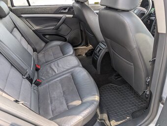 ŠKODA OCTAVIA II SCOUT 4x4 COMBI 2.0TDi 103kW - 11