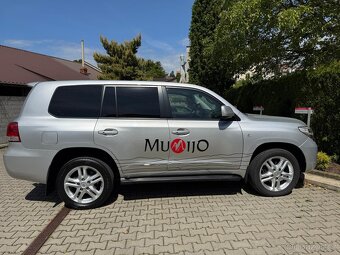 TOYOTA LAND CRUISER 4,5 D L200 TOP STAV - 11