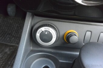 PRODÁM Dacia Duster 1.6i16v 4x4 Klima POPUZE 92TIS.KM - 11