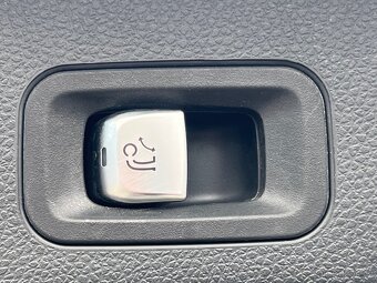 Mercedes Benz C 300de model 2021 ACC tažné nez. topení - 11