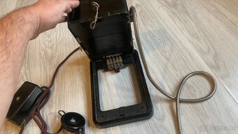 Starý nástěnný telefon na mince - 11