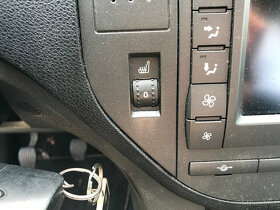 Ford Focus C-MAX 1,6TDCi 66kW 2006 - díly - 11