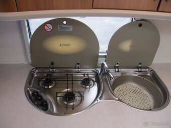 Prodám karavan Hobby 440 sf,r.v.2008 + mover + předstan. - 11