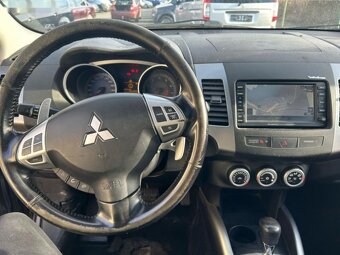 Mitsubishi Outlander,2.4 4x4 7 míst max. výbava - 11
