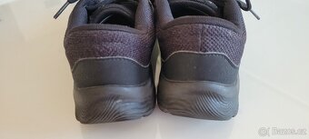 Dámské tenisky Under Armour 39 - 11