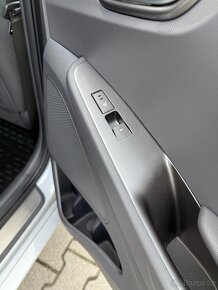 Hyundai IONIQ elektric, 2020, 38kWh, 42 tis. km, plná výbava - 11