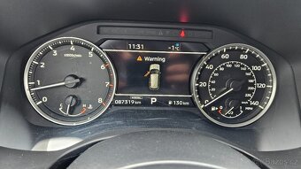 Outlander 2,4i Intense 7-míst. - 11