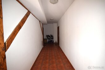 Pronájem podkrovního bytu na lukrativním místě v Jeseníku. - 11
