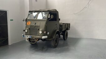 Vojenský speciál Renault R2067 4x4 - 11