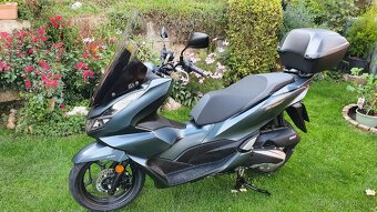 Honda PCX 125  jen 3655km jako NOVÉ nevyužité. - 11