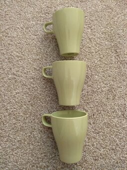 Nové stohovatelné hrnky - různé barvy, 11 ks, 250 ml - 11