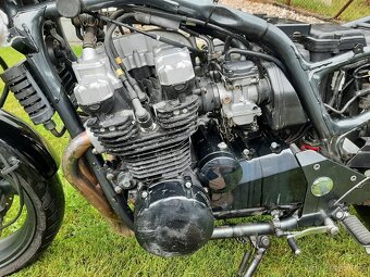 Kawasaki ZR 750 S - 11