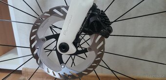 Celokarbonové silniční kolo - 11