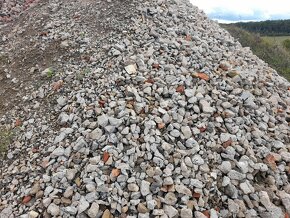 Drtič/drtička stavební suti, betonu, pařezů - 11