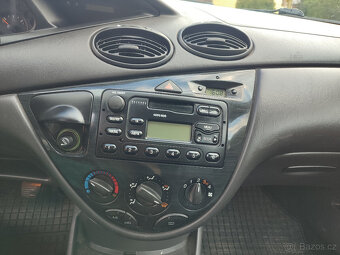 Ford Focus 1.6 benzín, 2.maj,GHIA, klima, vyh.kož.sed,2xpneu - 11