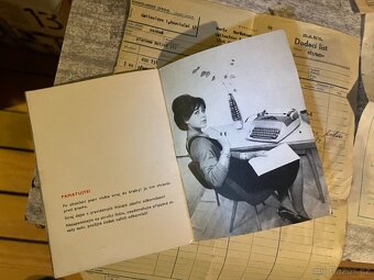 Přenosný psací stroj Consul 221.1 (r.1970) – sběratelský set - 11