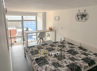 Pronájem loftového bytu 1+kk, 41 m2 - Zlín, ev.č. 160083DV - 11