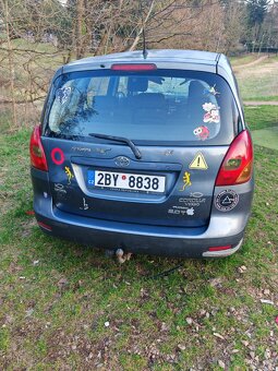 Toyota Corola verso 2003 - 11