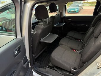 Peugeot 5008 1,6 i 88kW 7 MÍST KLIMA 2. MAJITEL - 11